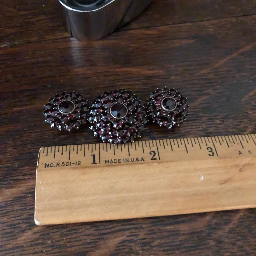 Victorian Garnet Brooch 1800’s , tier’s in round circle ⭕️ gilt on silver,14kpin - Picture 3 of 8